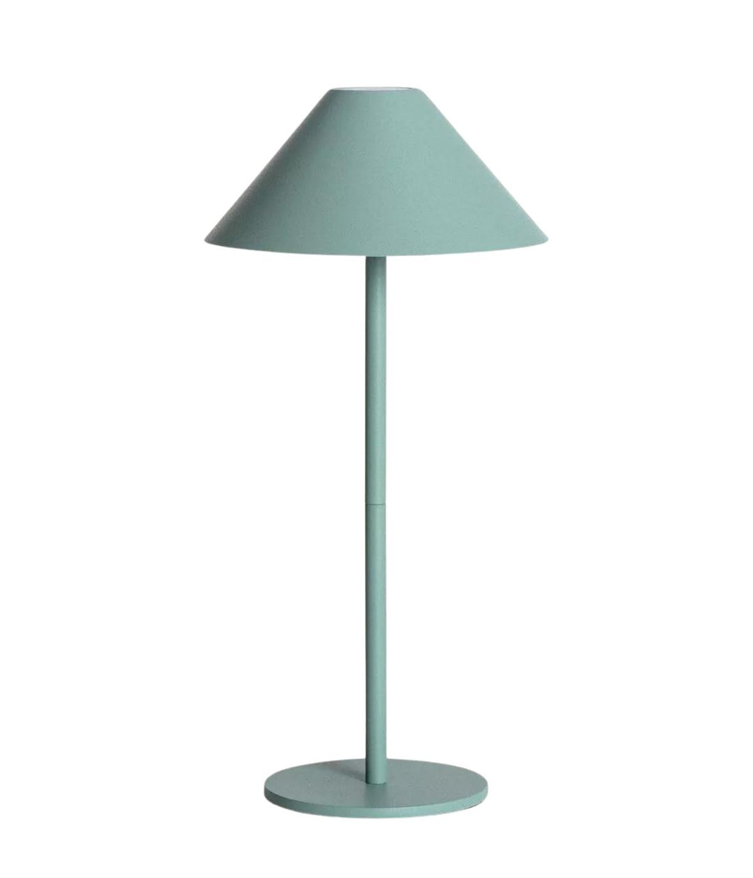 Una Lampada da Tavolo Led Senza Fili dal design minimalista con paralume e base verde menta opaco, collegati da un sottile palo verticale, isolato su uno sfondo bianco da Keep The Design Up.